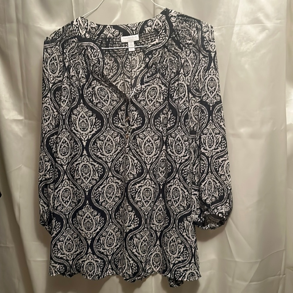 Womens Plus size 2x blue and white lightweight blouse